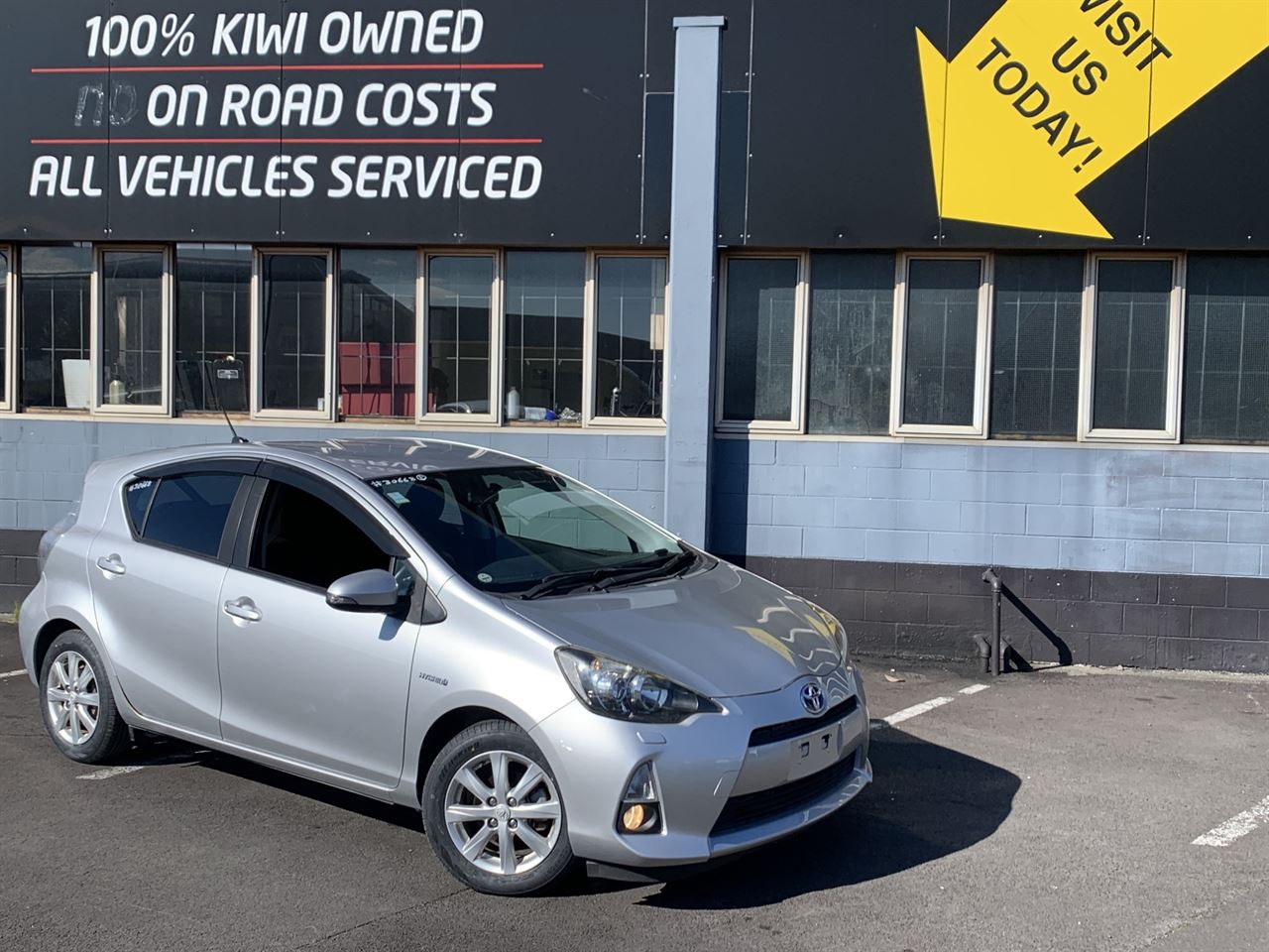 Vehicle image 3
