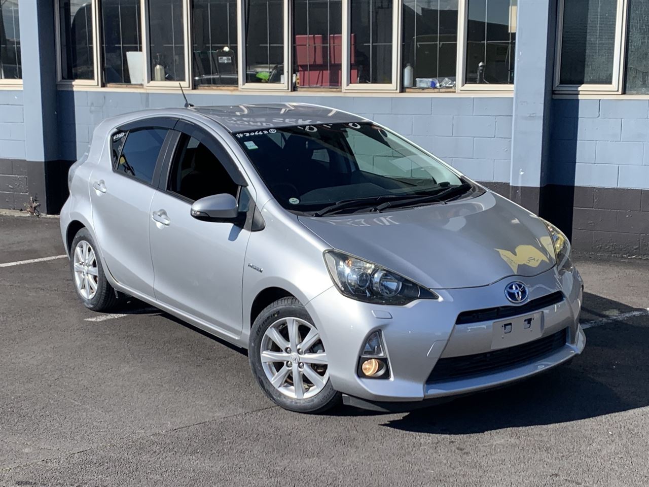 Vehicle image 5