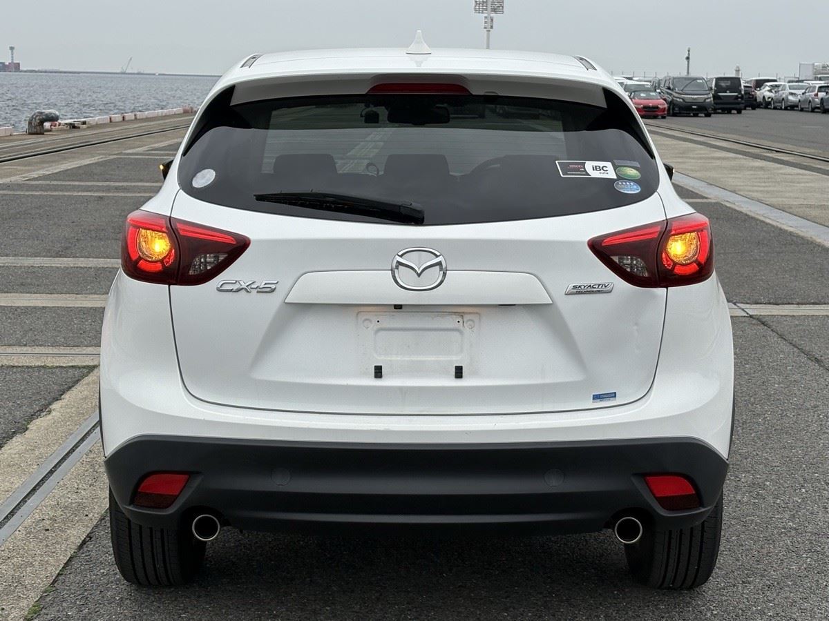 Vehicle image 5