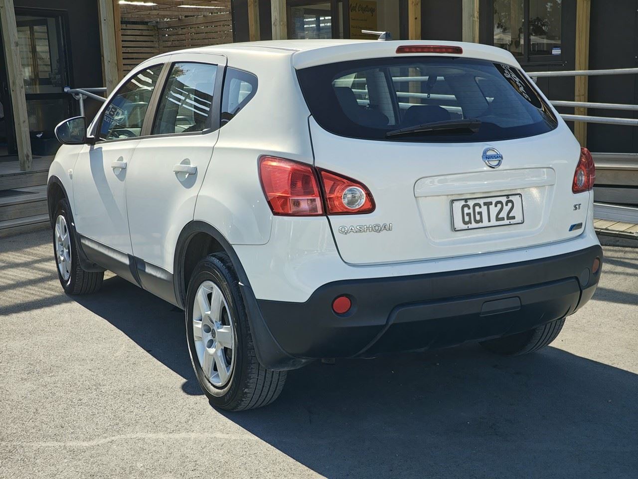 Vehicle image 4