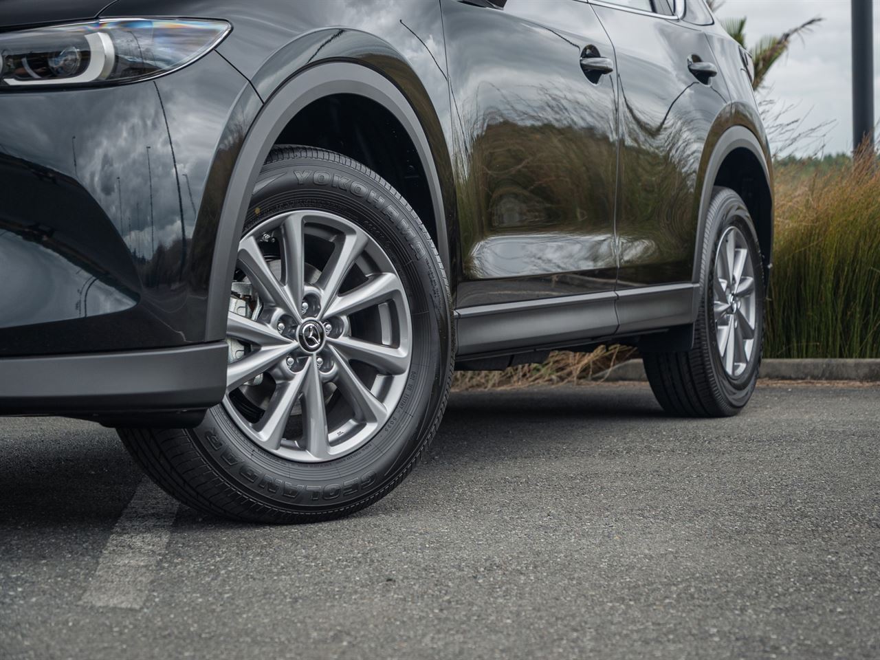 Vehicle image 5