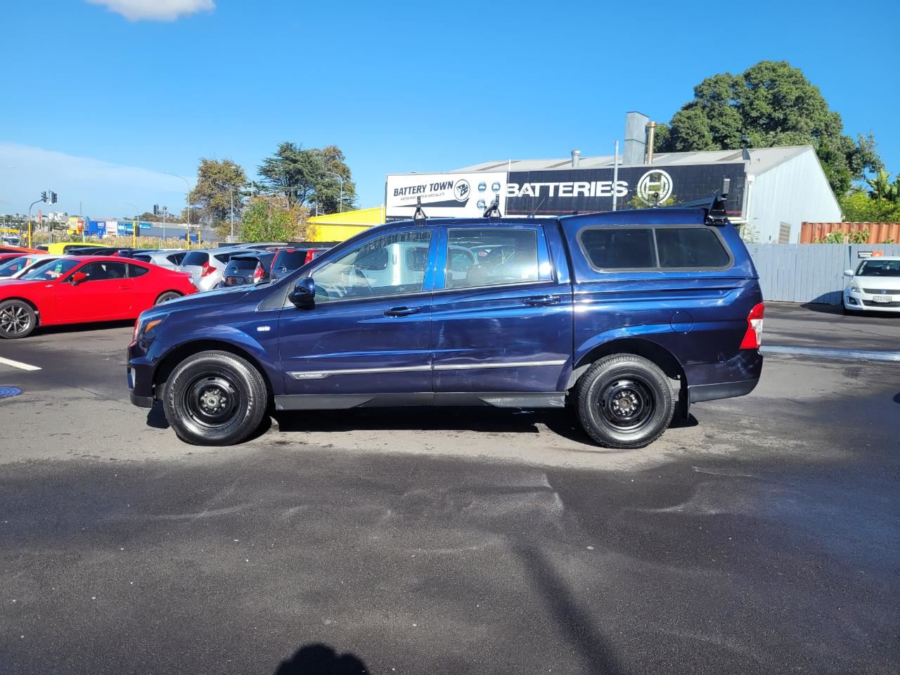 Vehicle image 5