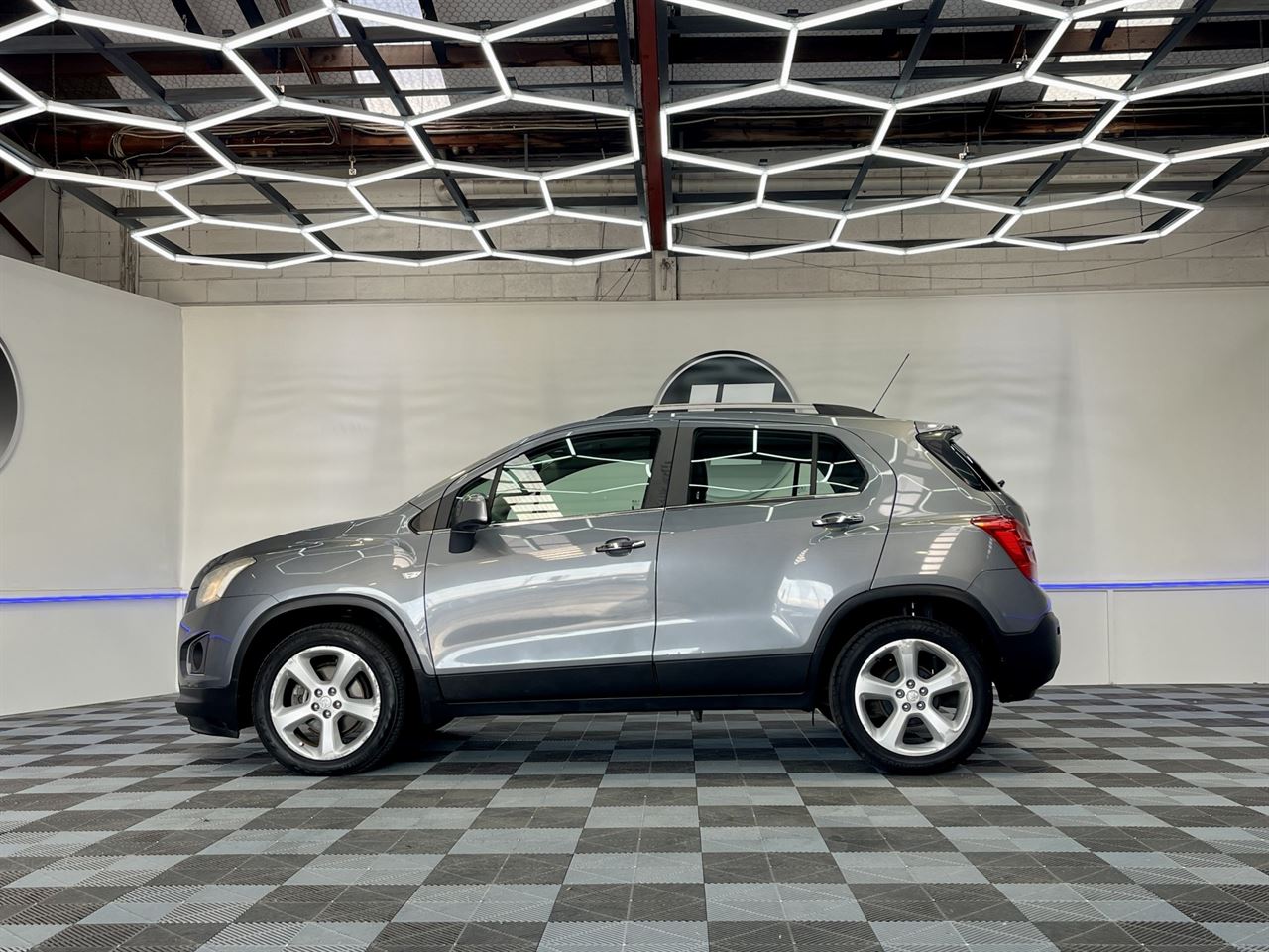 Vehicle image 5