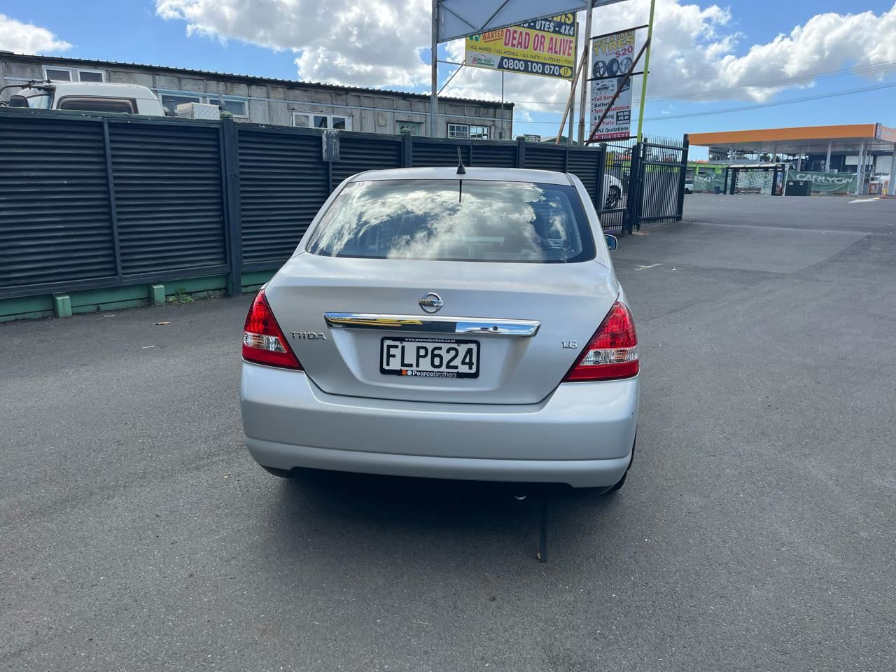 Vehicle image 5