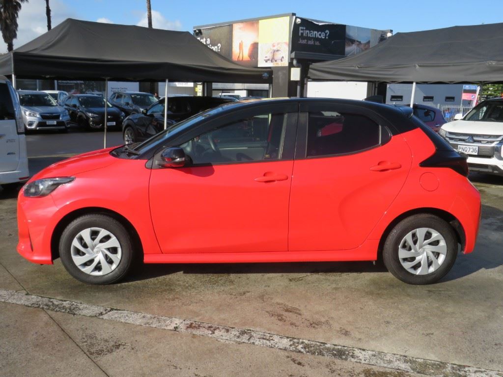 Vehicle image 5