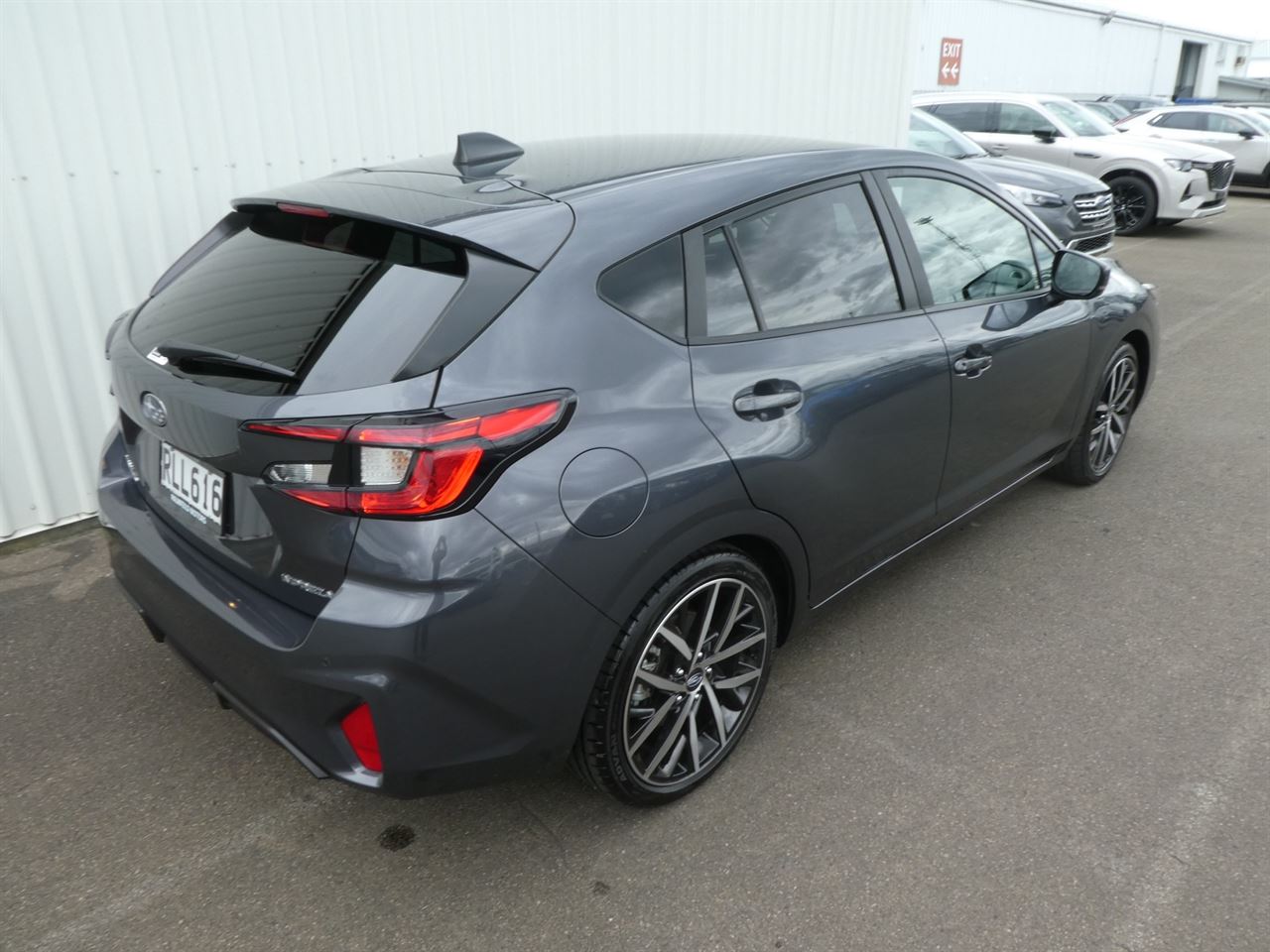 Vehicle image 5