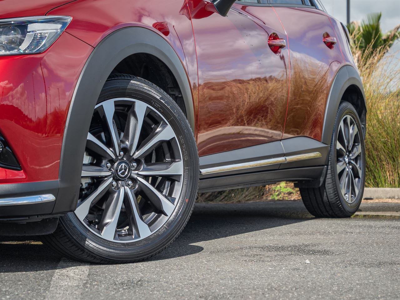 Vehicle image 5