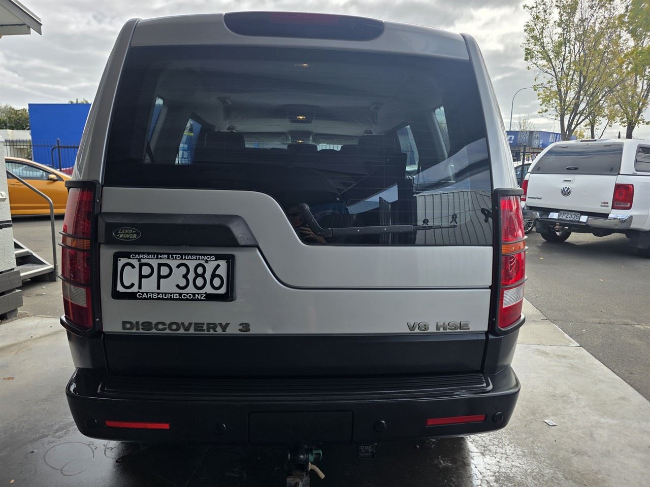 Vehicle image 5