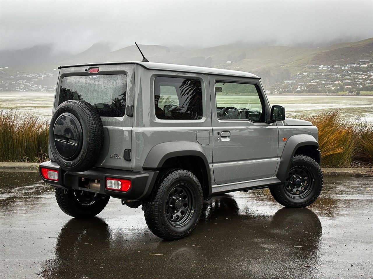 Vehicle image 4