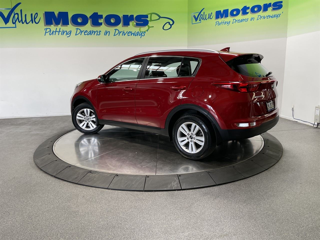 Vehicle image 5