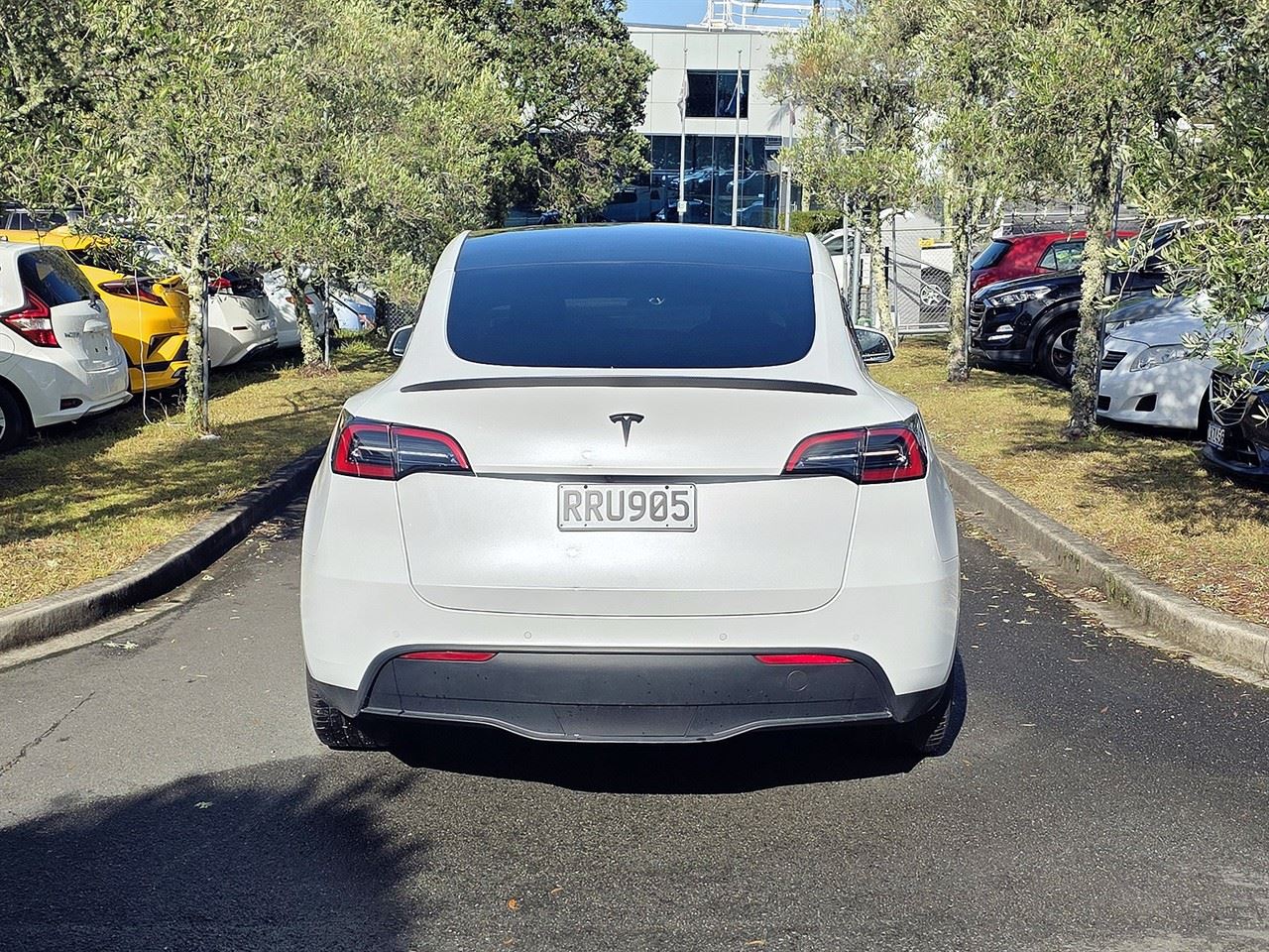 Vehicle image 4