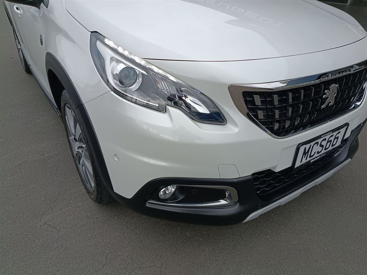 Vehicle image 3