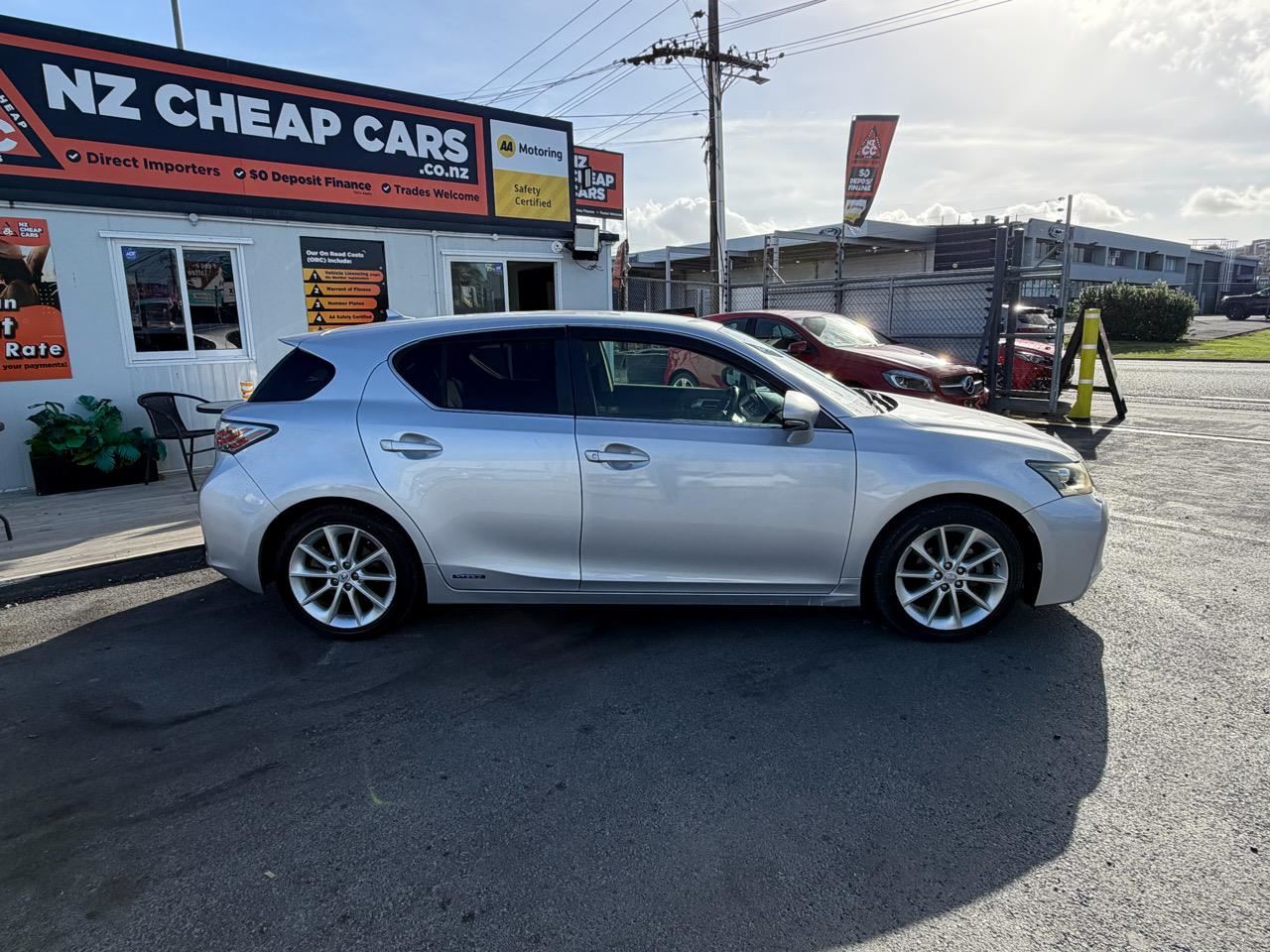 Vehicle image 5