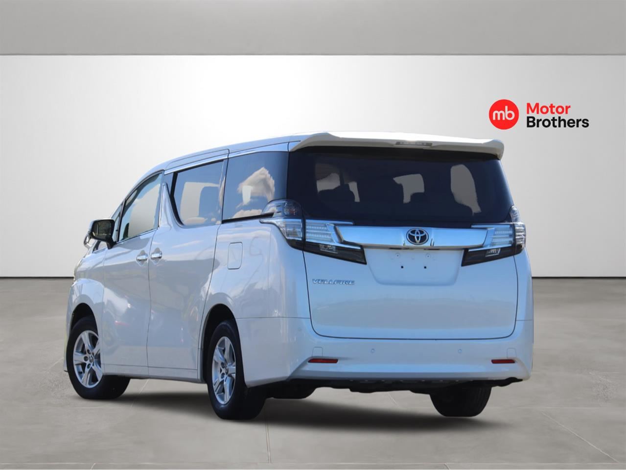Vehicle image 4