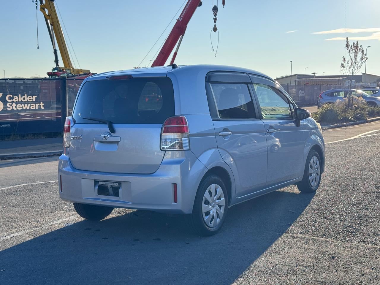 Vehicle image 5