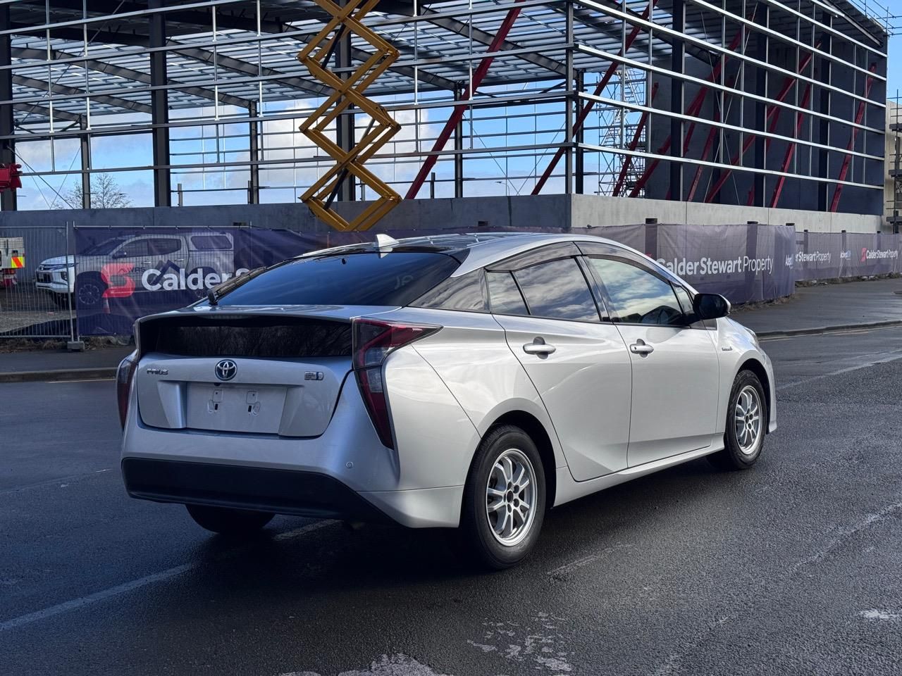 Vehicle image 5