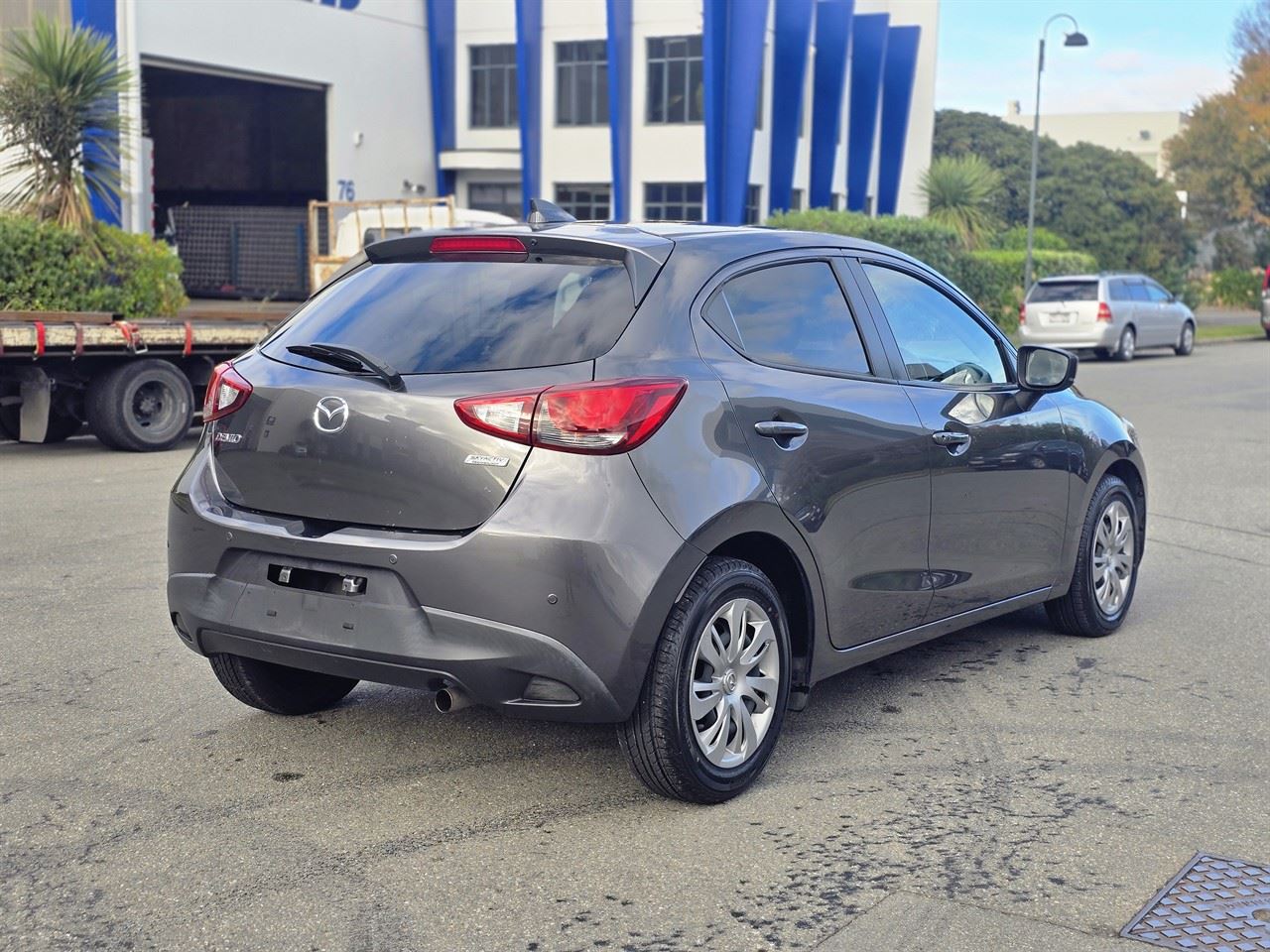Vehicle image 5