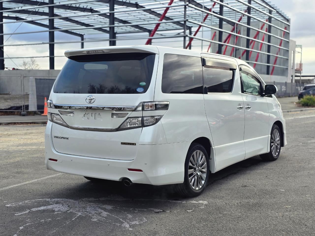 Vehicle image 5