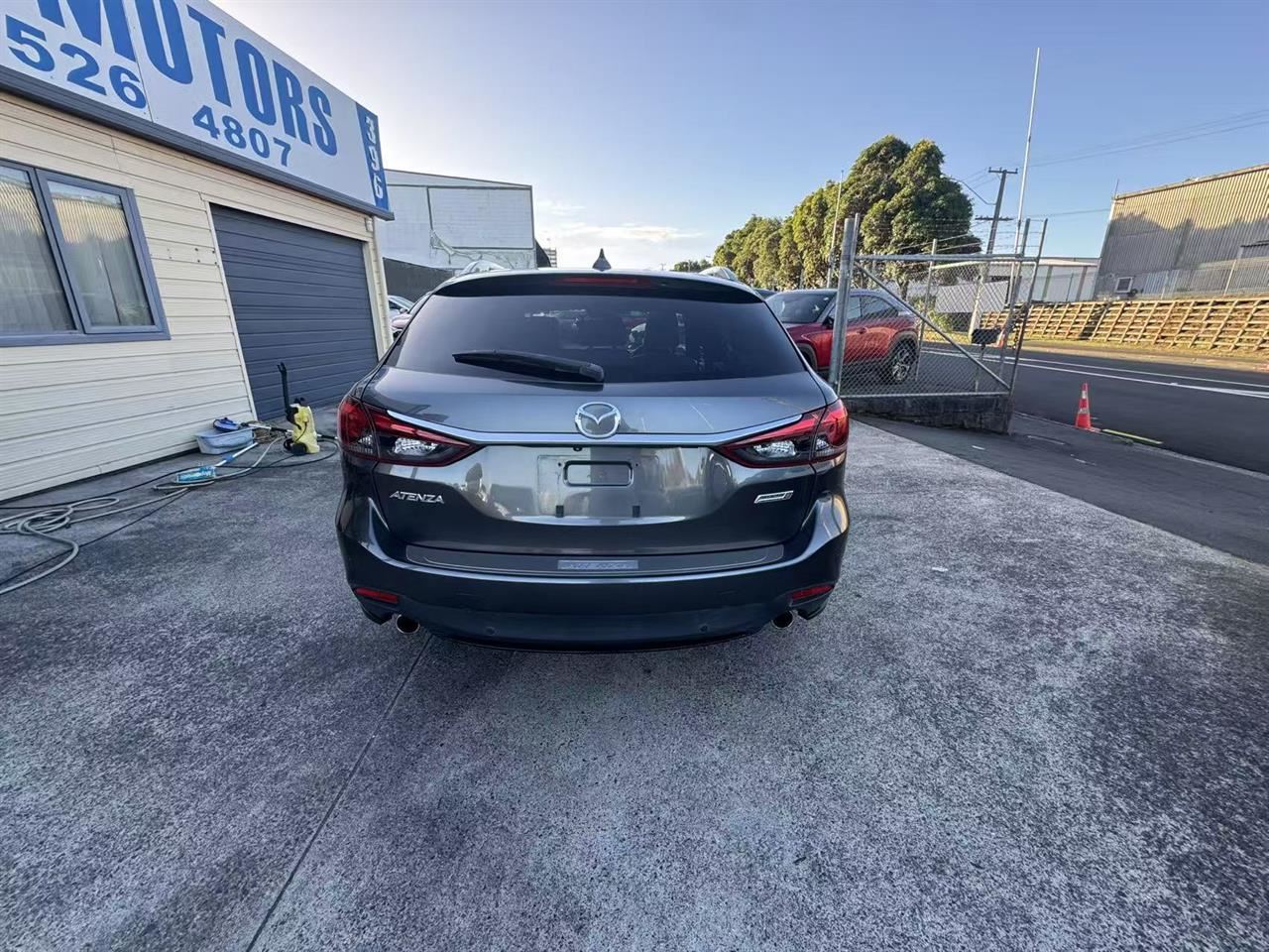Vehicle image 4