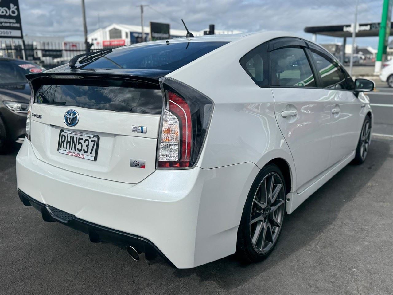 Vehicle image 4