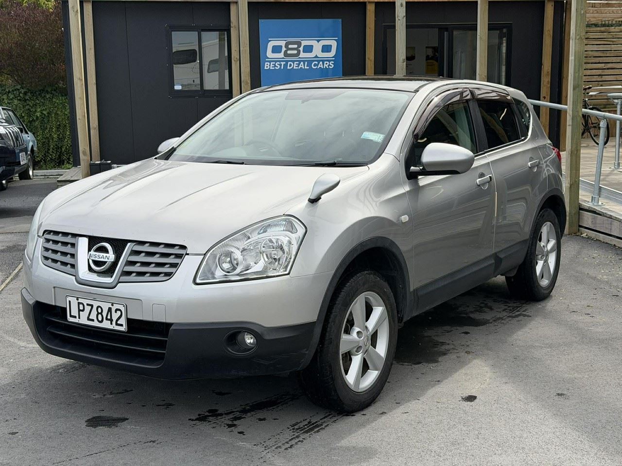 Vehicle image 3