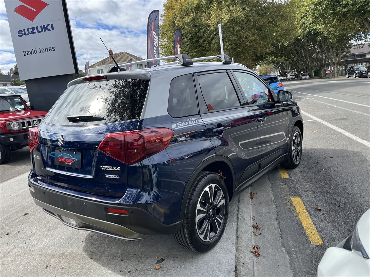 Vehicle image 5