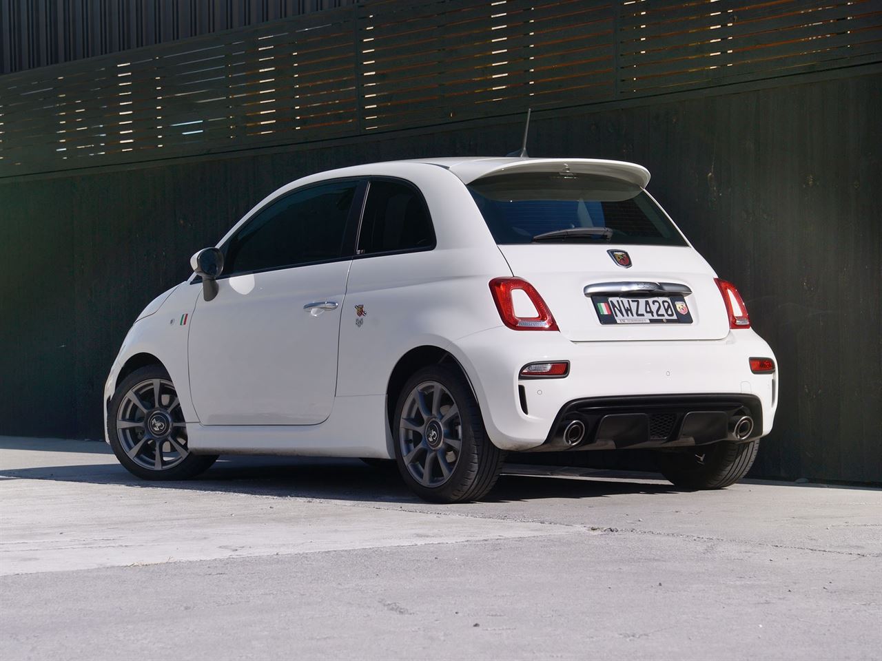 Vehicle image 4