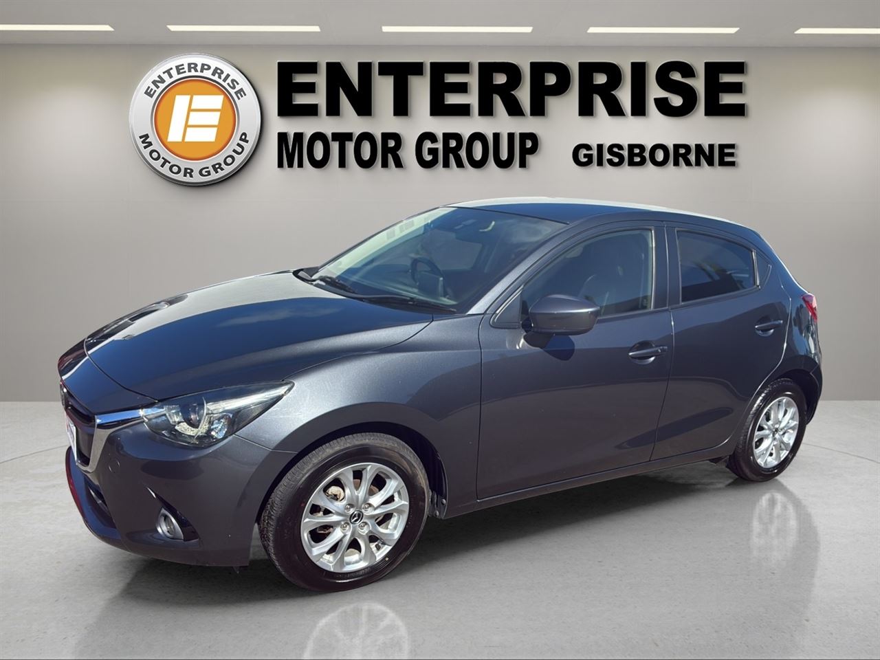 Vehicle image 4