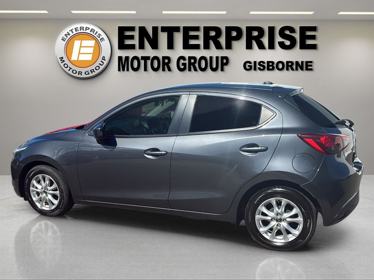 Vehicle image 5