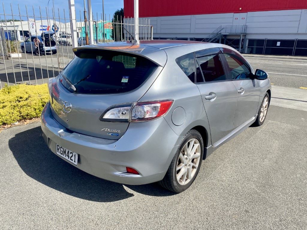 Vehicle image 3