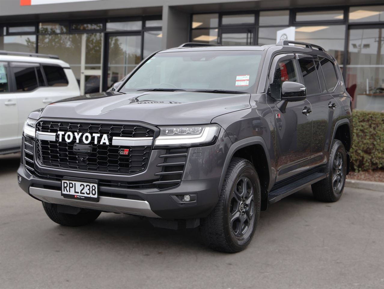 Vehicle image 3