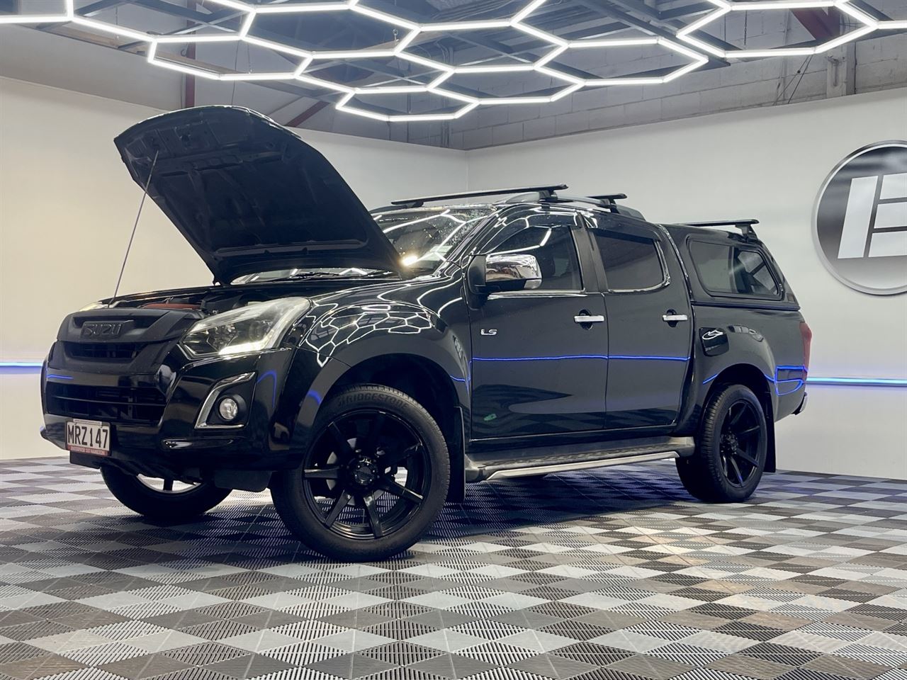 Vehicle image 3