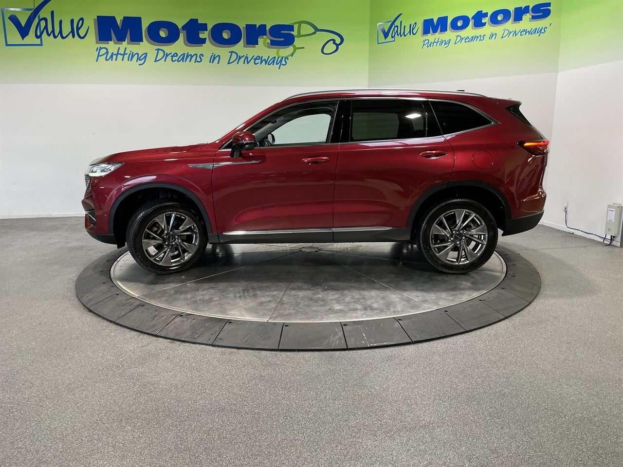 Vehicle image 4