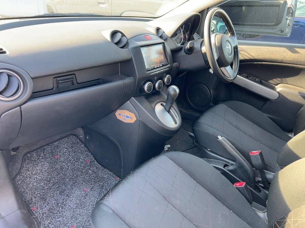 Vehicle image 3