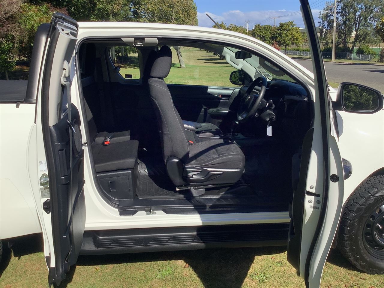 Vehicle image 5
