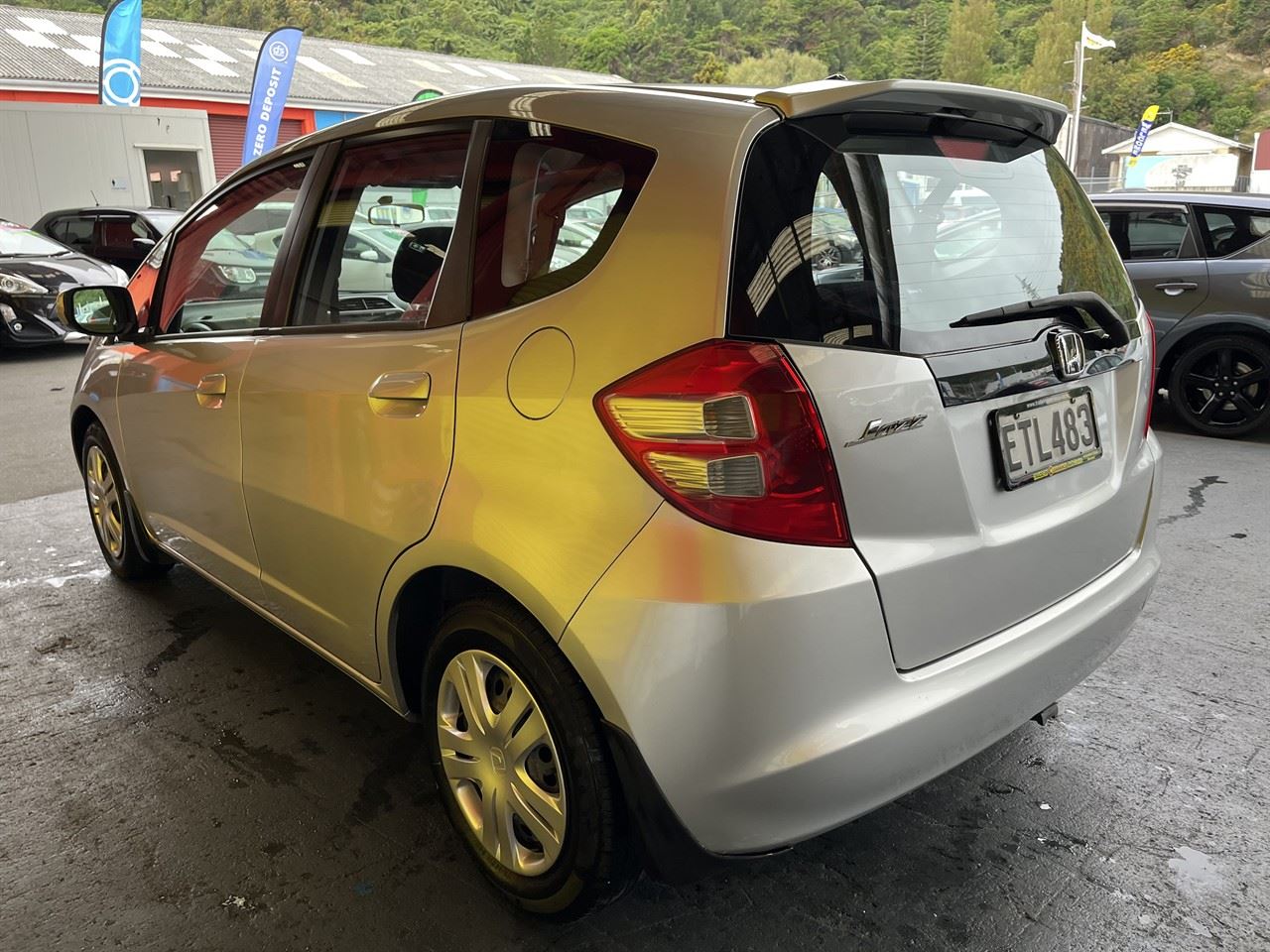 Vehicle image 4