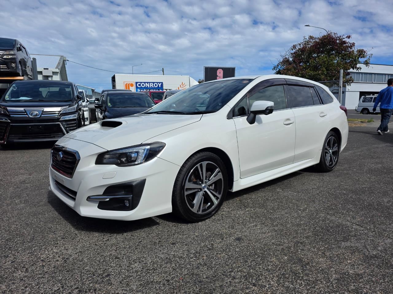 Vehicle image 4