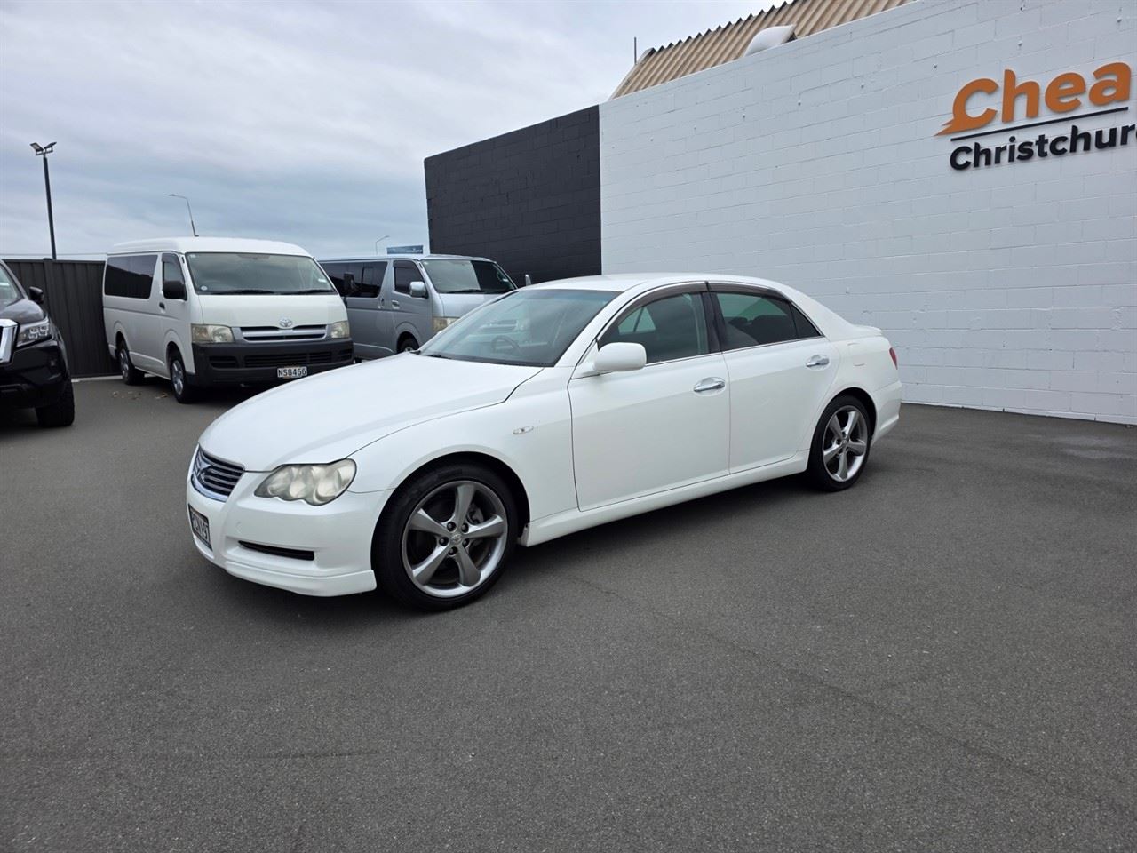 Vehicle image 4