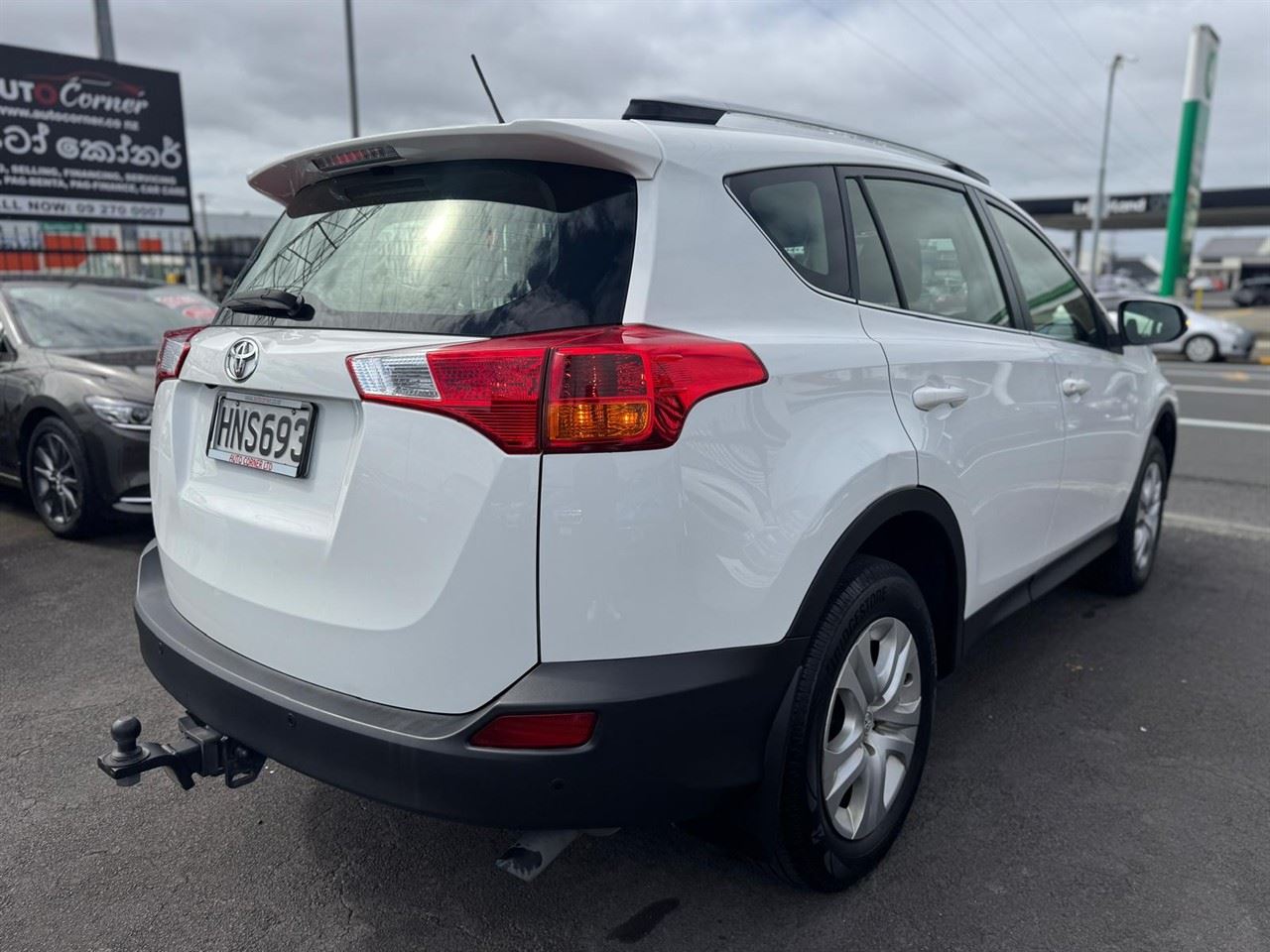 Vehicle image 4