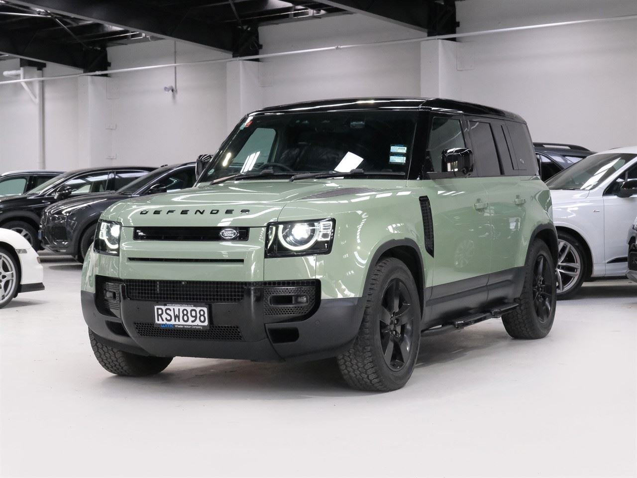 Vehicle image 4