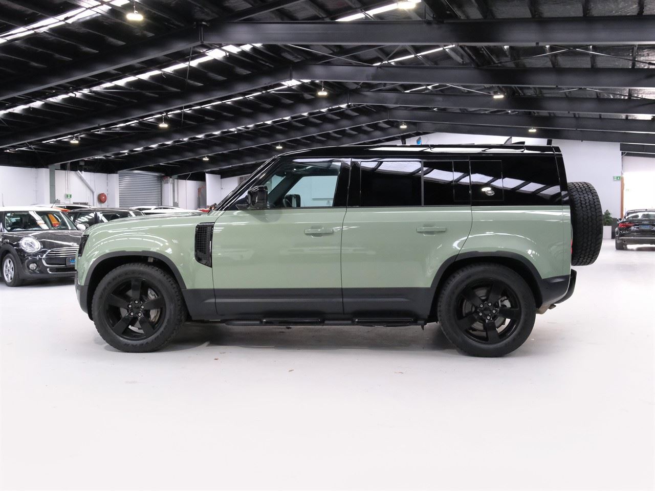 Vehicle image 5