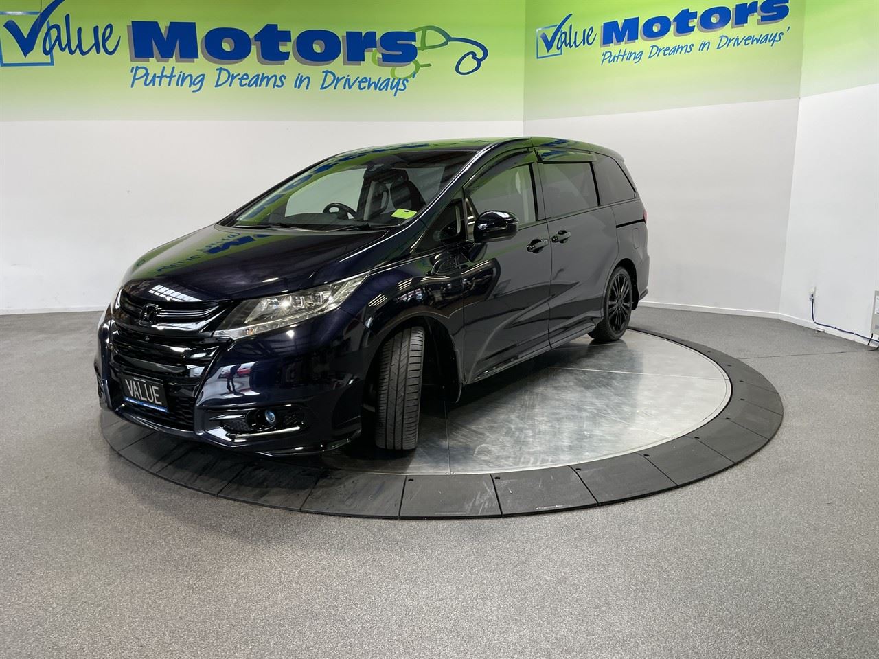 Vehicle image 3