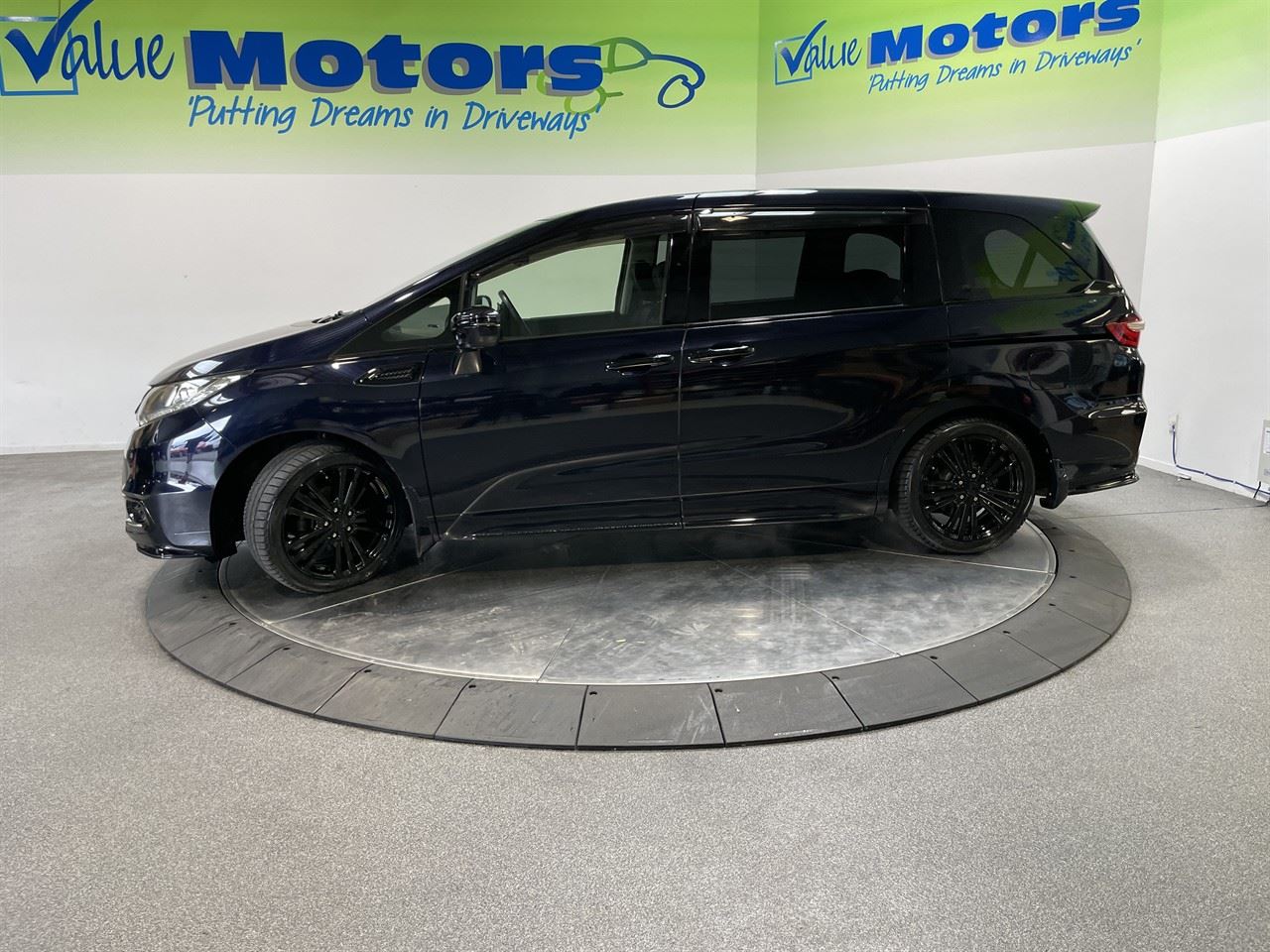 Vehicle image 4