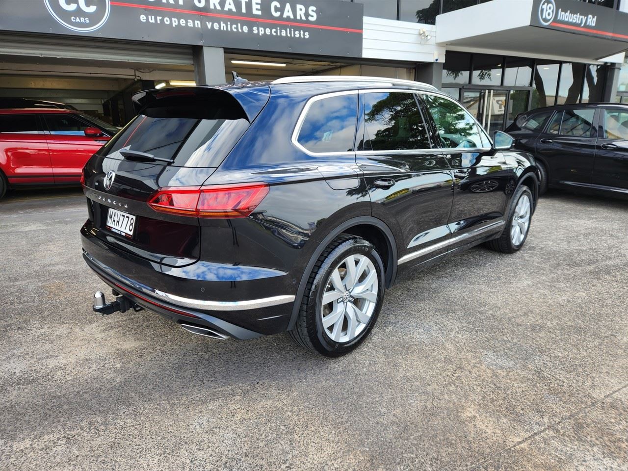 Vehicle image 5