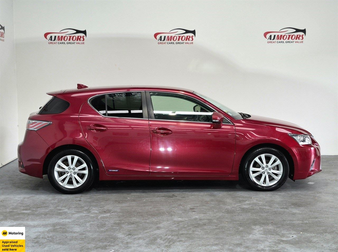 Vehicle image 3