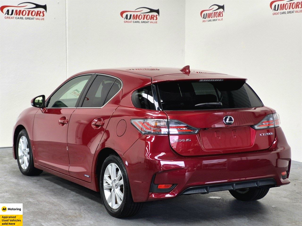 Vehicle image 5