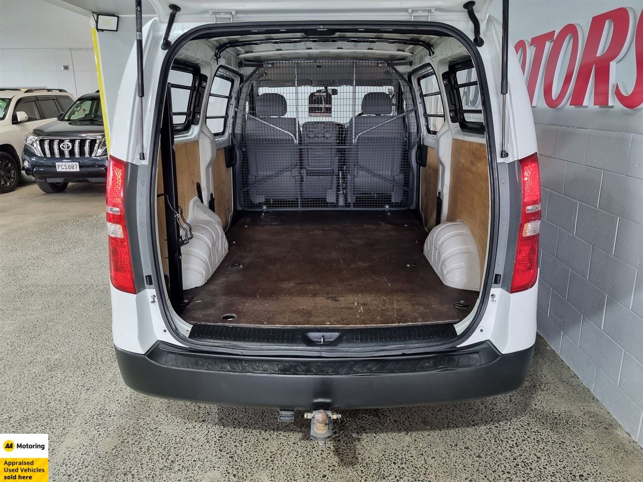 Vehicle image 3