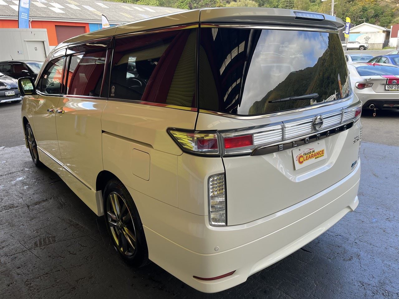 Vehicle image 4