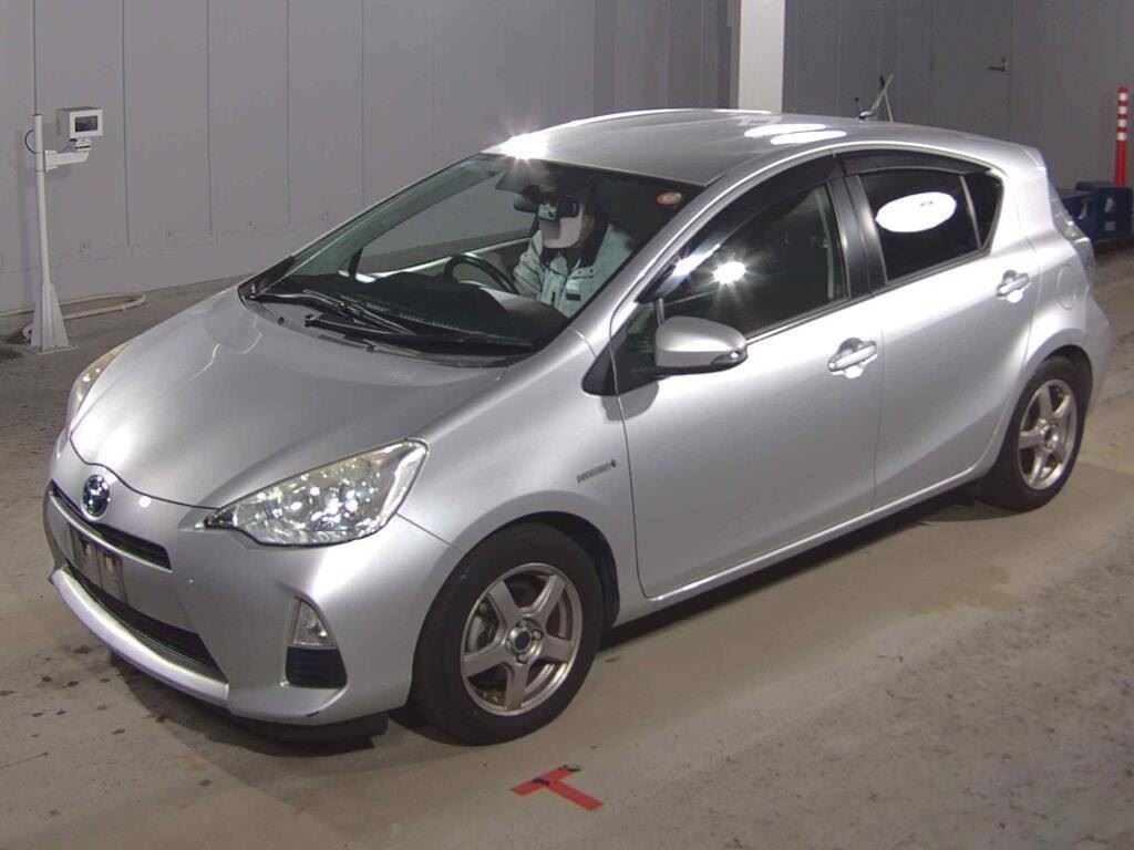 Vehicle image 3
