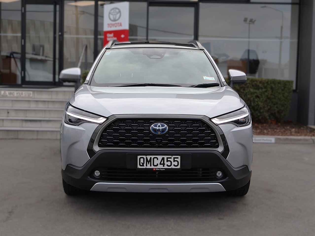 Vehicle image 2